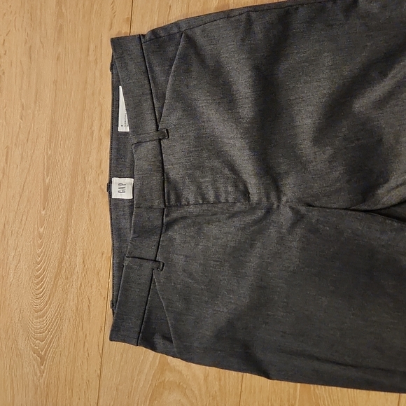 Gap signature skinny ankle pant, grey. Sz 8 - Picture 3 of 5